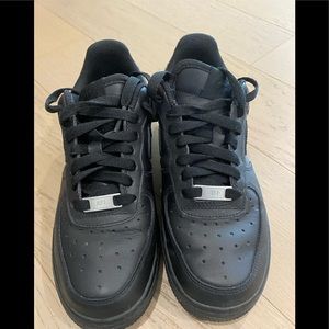 Black Nike Airforce 1s